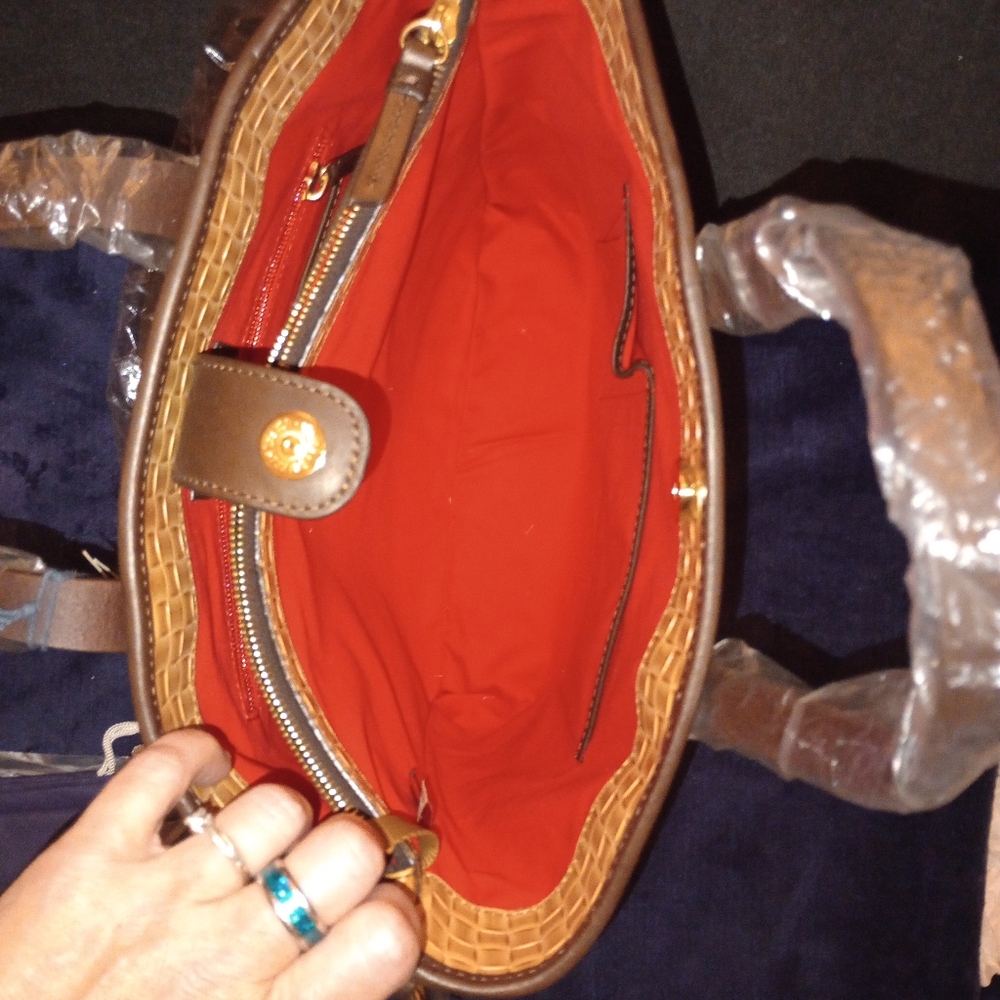 NWT Dooney & Bourke Liliana Weaved Leather bag W/ matching wristlet & Dust bag - Picture 10 of 16